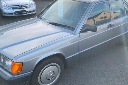 Mercedes-Benz 190 131.000 km 8.900 € Hamm 59065