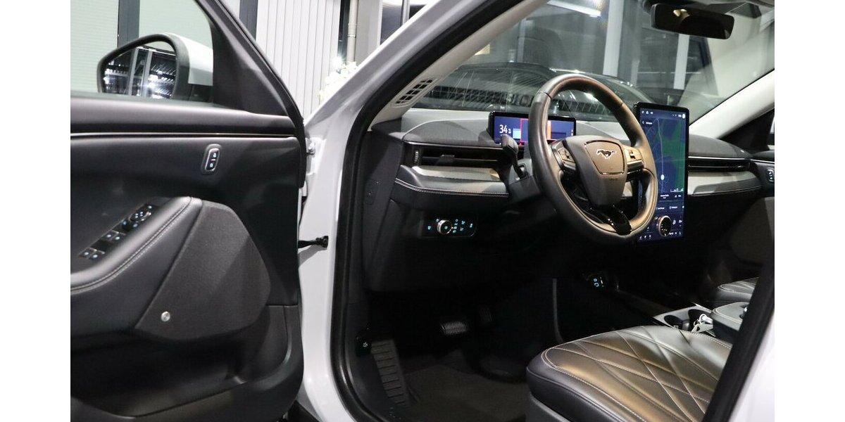 Ford Mustang Mach-E VIRTUAL+360°+NAVI+ / AHK 50.000 km 25.999 &euro; Hamm 59077