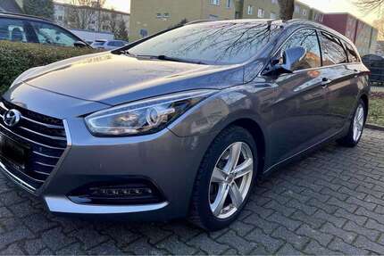 Hyundai i40 156.000 km 11.900 &euro; Hamm 59073