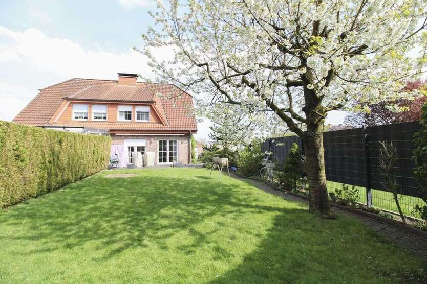Haus zum Kaufen in Oelde 390.000 € 98.11 m²