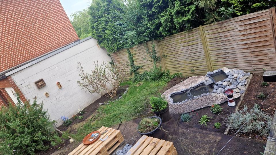 Helle 3,5-Zimmer-Erdgeschosswohnung mit eigenem Garten & Garage – 3 zimmer