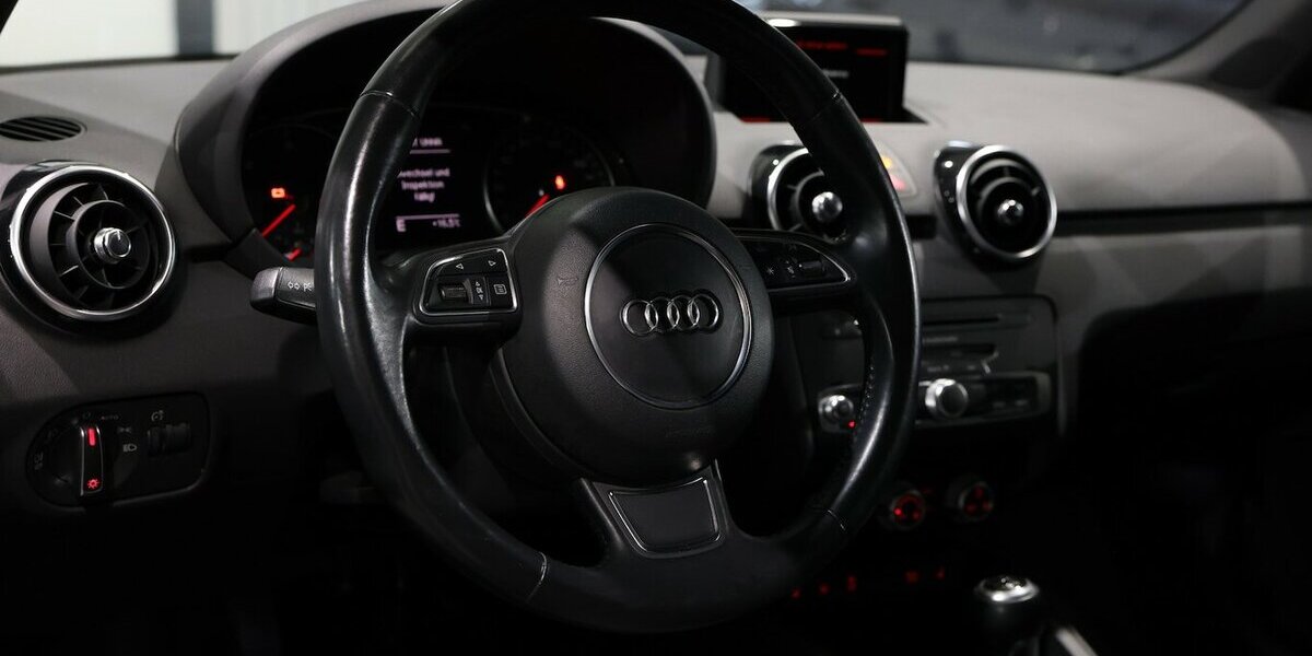 Audi A1 1.6 TDI SPORT WHITE / XENON, NAVI-MMI, LEDER 111.000 km 13.444 &euro; Hamm 59077