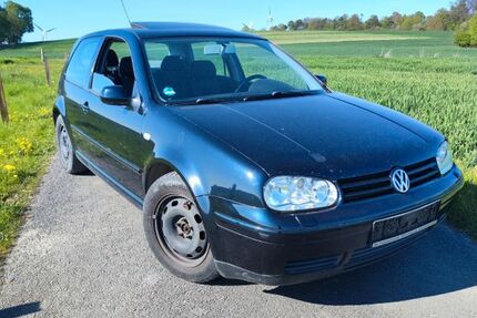 VW Golf 254.000 km 950 &euro; Möhnesee 59519