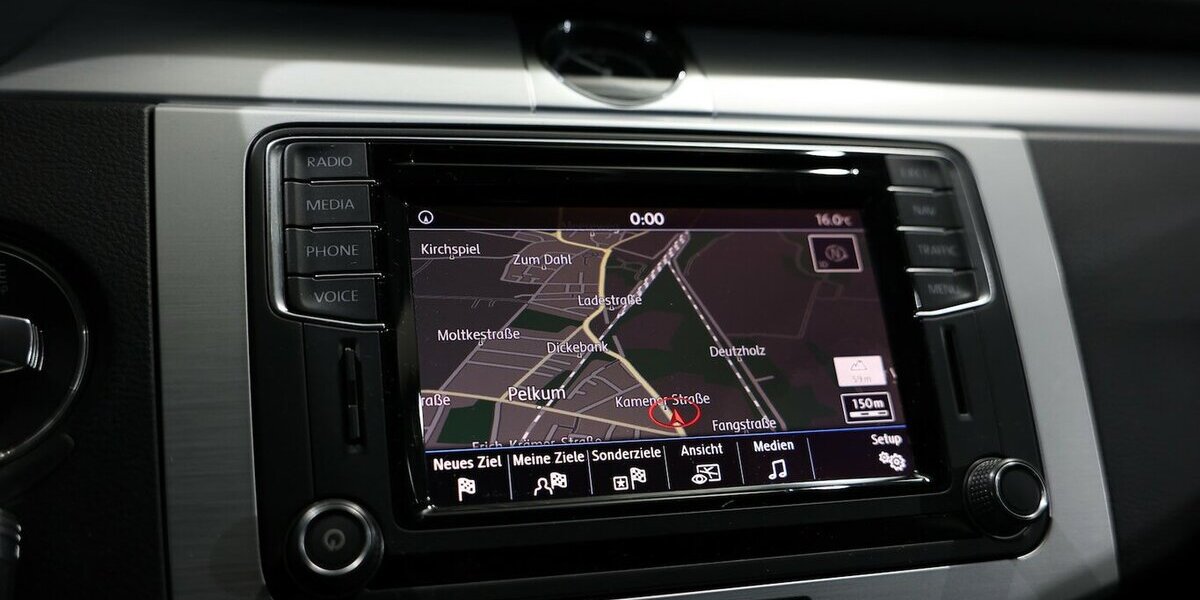 VW CC 1.4 TSI DSG SPORTLINE WHITE / XENON / NAVI+ 92.000 km 15.991 &euro; Hamm 59077