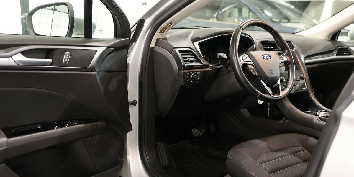 Ford Mondeo Tunier 2.0 EB BUSINESS EDITION / LED / 99.000 km 15.444 &euro; Hamm 59077