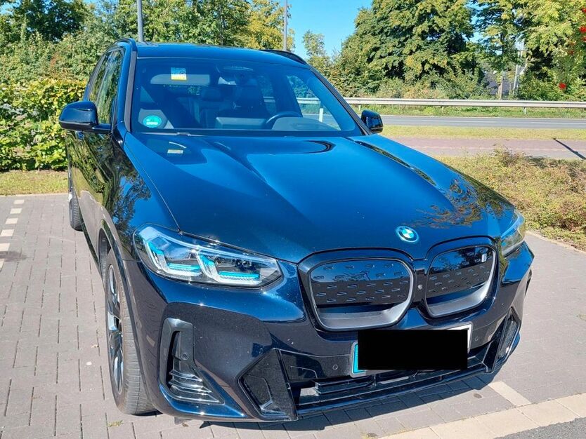 iX3