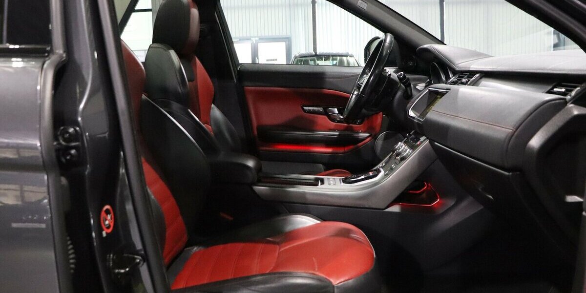 Land Rover Range Rover Evoque D240 HSE R-DYNAMIC / PANORAMA 135.000 km 18.991 &euro; Hamm 59077