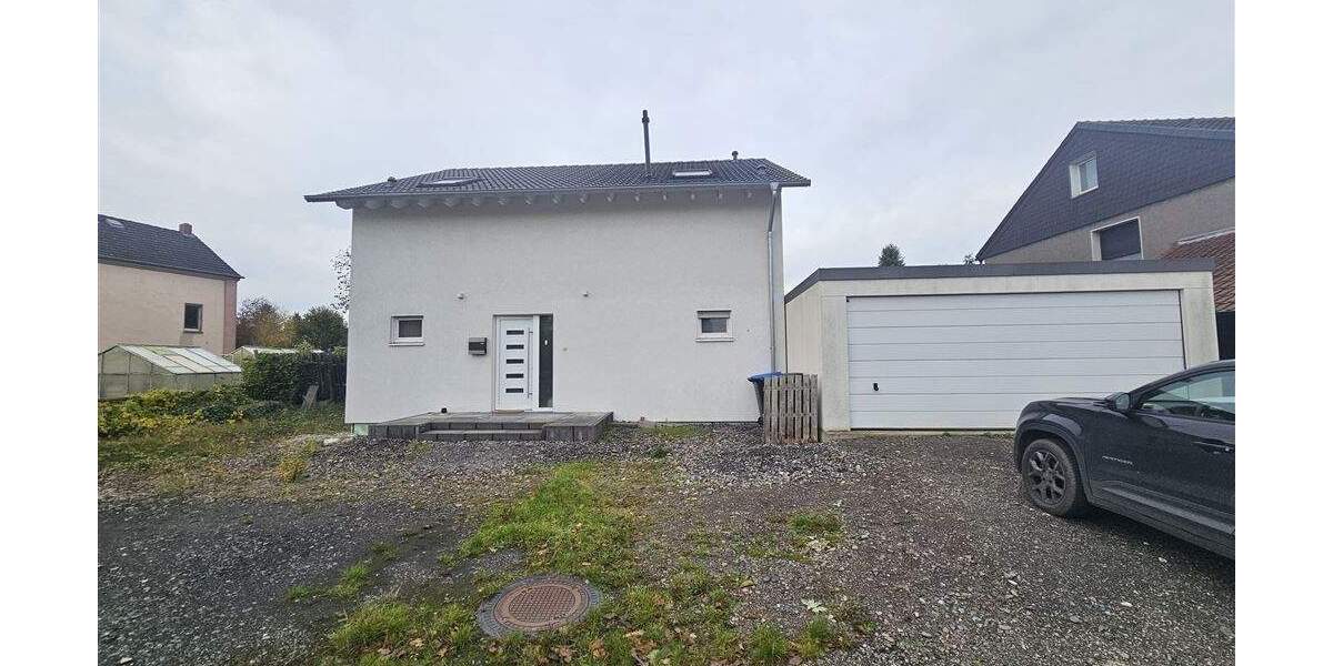 Freistehendes Einfamilienhaus mit Galerie, Doppelgarage & ca. 806 m² Grundstück 4 zimmer