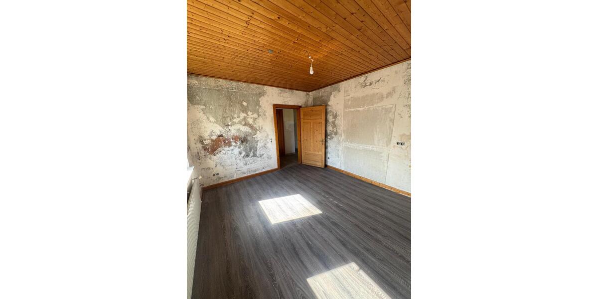 Etagenwohnung Menden (Sauerland) Berkenhofskamp - 6 Zimmer, 167 m&sup2;, 220.000&euro; | Angebot:26610251