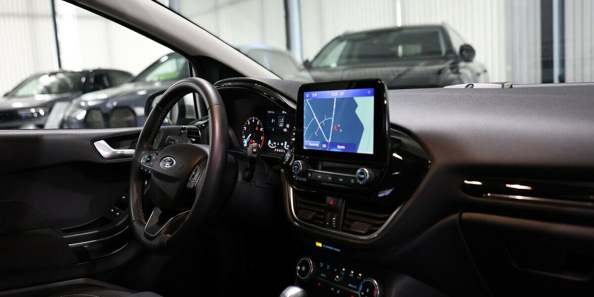 Ford Fiesta 1.0 EB TITANIUM / AUTOMATIK / LED / B&O 73.000 km 13.991 &euro; Hamm 59077