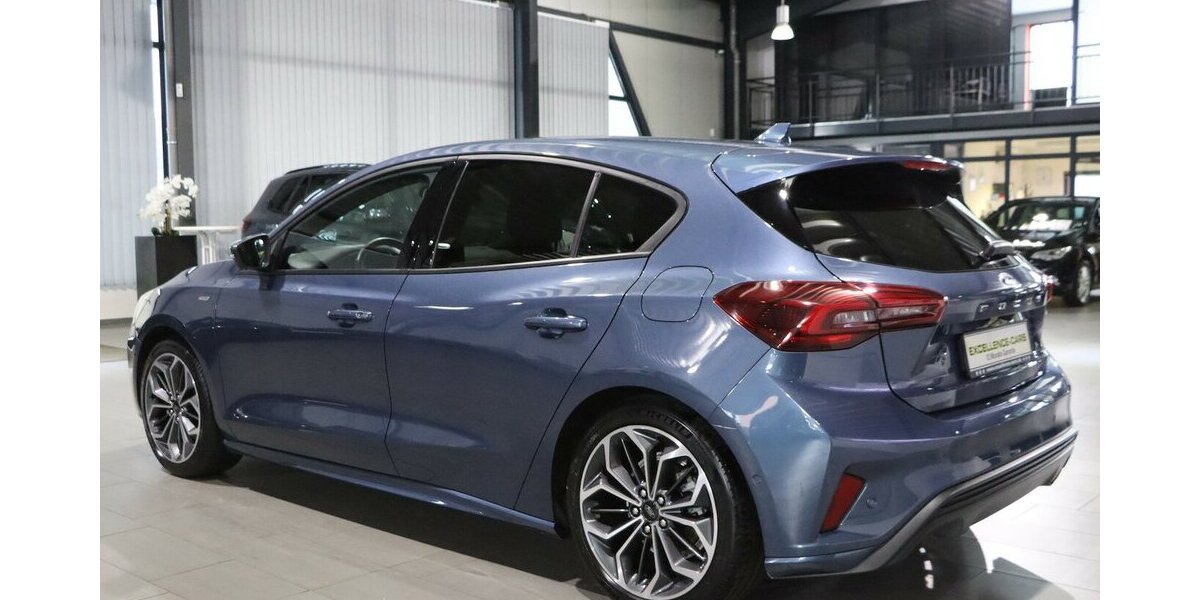 Ford Focus EB HYBRID ST-LINE SPORT VIGNALE MATRIX-LED 34.000 km 22.222 &euro; Hamm 59077