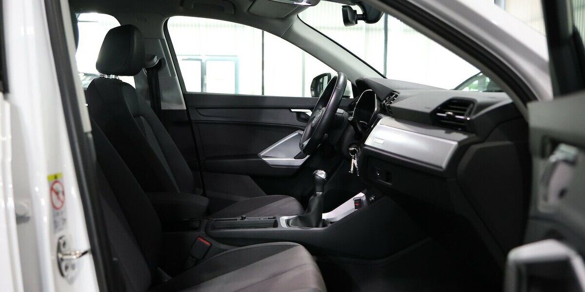 Audi Q3 35 TFSI WHITE / VIRTUAL+NAVI / LED / AHK 50.000 km 25.333 &euro; Hamm 59077