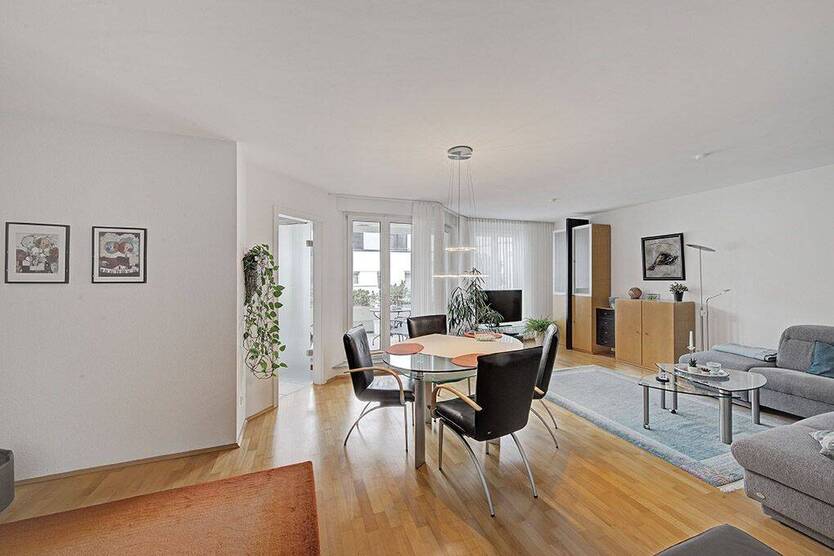 Exklusive Eigentumswohnung in Bestlage mit Aufzug 3 zimmer