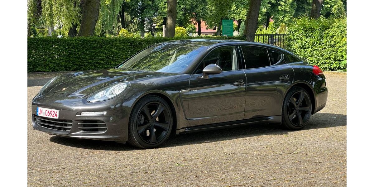Porsche Panamera 235.000 km 20.950 € Bergkamen 59192