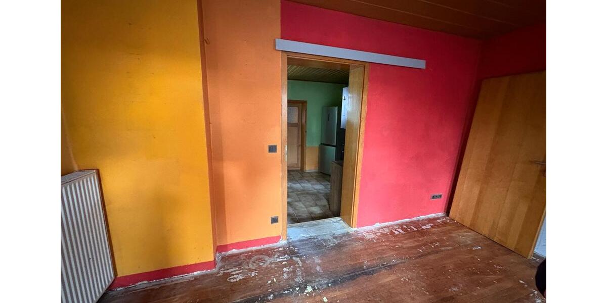 Reihenmittelhaus sanierungsbedürftig gut f. HandwerkerInvestoren 3.5 zimmer