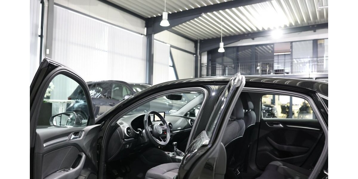 Audi A3 LIMOUSINE 1.4 TFSI BUSINESS / VIRTUAL-COCKPIT 119.000 km 17.333 &euro; Hamm 59077
