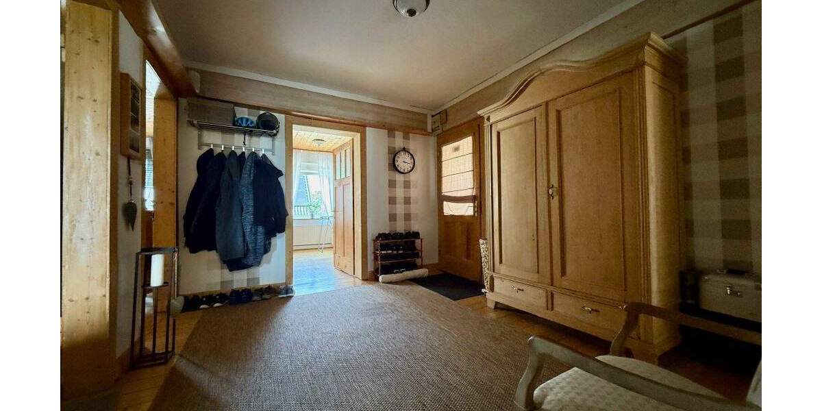 FröndenbergRuhr: Altbau-ETW mit Charme und großen Räumen - Einfach riesig! 3 zimmer