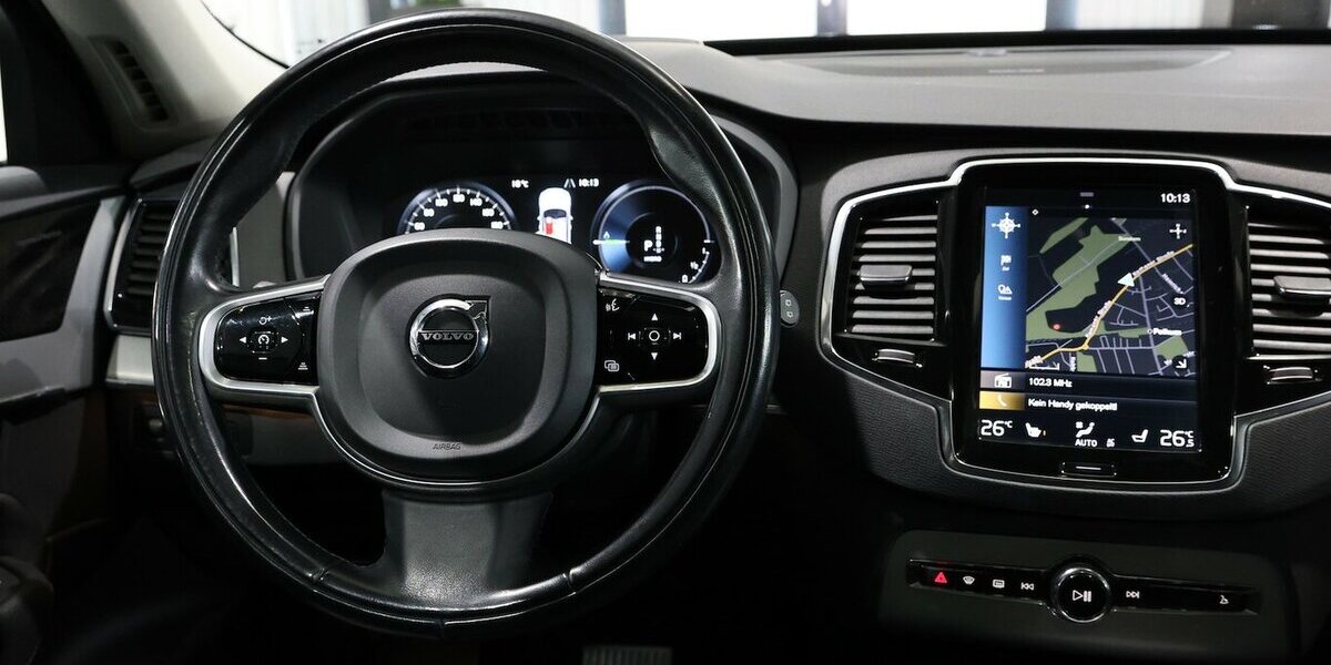 Volvo XC90 T8 P-HEV AWD EXPRESSION R-DESIGN / 7-SITZER 143.000 km 36.777 &euro; Hamm 59077