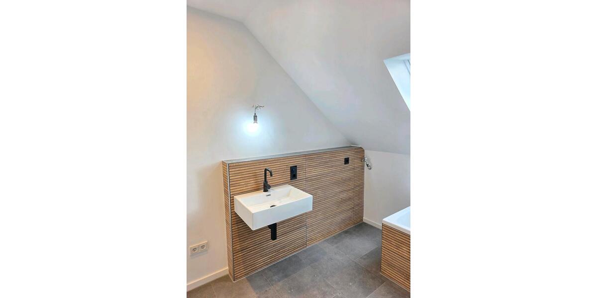 Dachgeschoßwohnung Möhnesee - 3 Zimmer, 85 m&sup2;, 240.000&euro; | Angebot:25079518