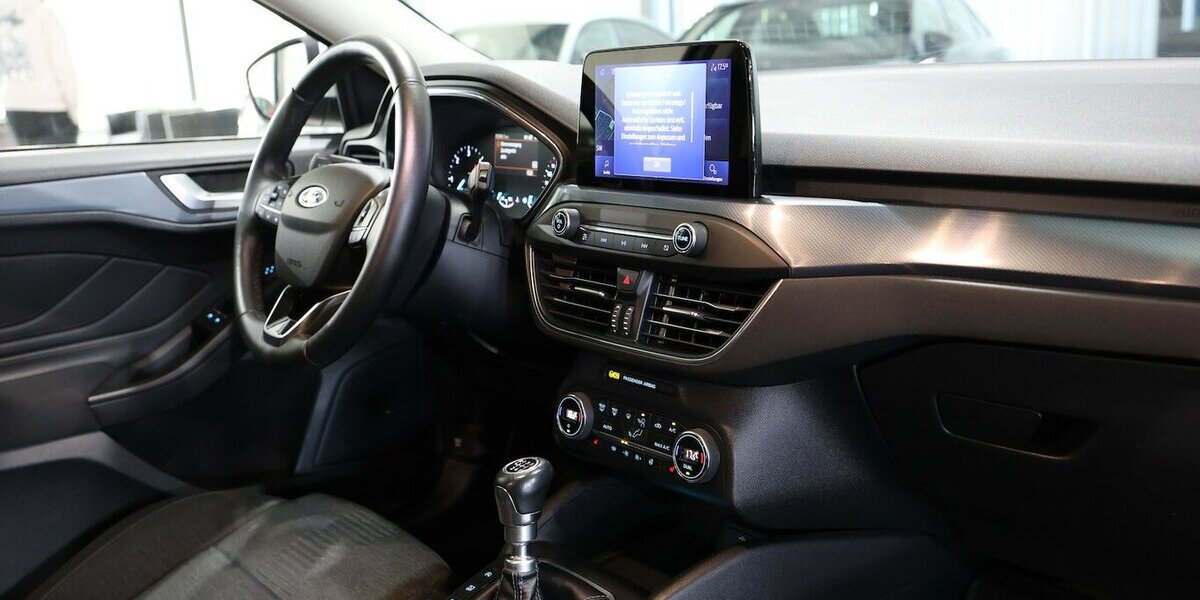 Ford Focus LIMOUSINE 1.5 EcoBlue ACTIVE WHITE / LED 83.000 km 14.331 &euro; Hamm 59077