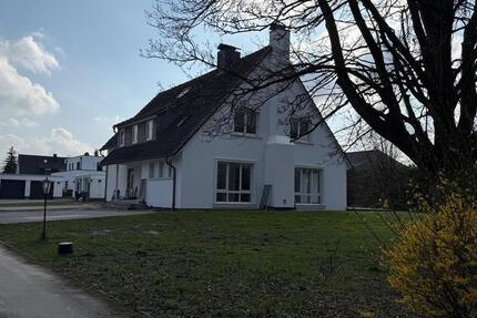 Haus Soest - 6 Zimmer, 200 m&sup2;, 2.200&euro; | Angebot:25857396