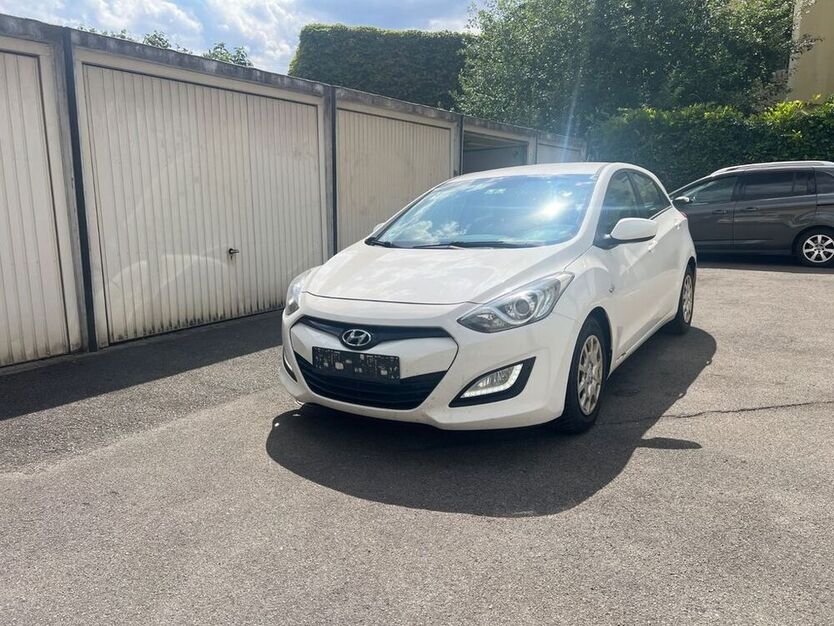 i30