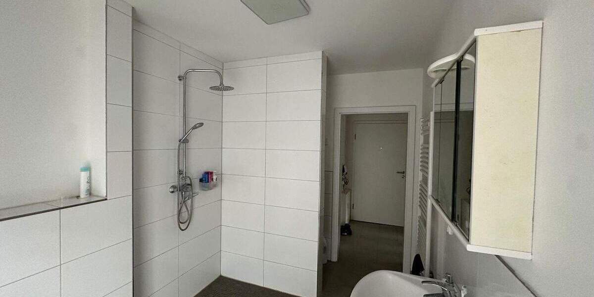 Komfort bei niedrigen Nebenkosten mit Fußbodenheizung, 3xLAN, 2xSat, Lüftung, EEK A, Balkon 2 zimmer