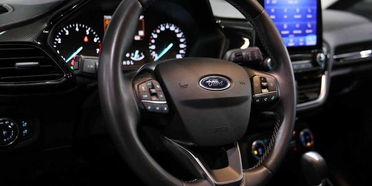 Ford Fiesta 1.0 EB TITANIUM / AUTOMATIK / LED / B&O 73.000 km 13.991 &euro; Hamm 59077