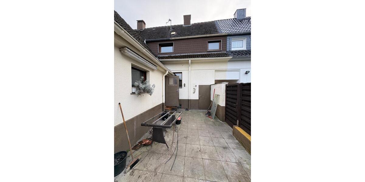 Reihenmittelhaus sanierungsbedürftig gut f. HandwerkerInvestoren 3.5 zimmer