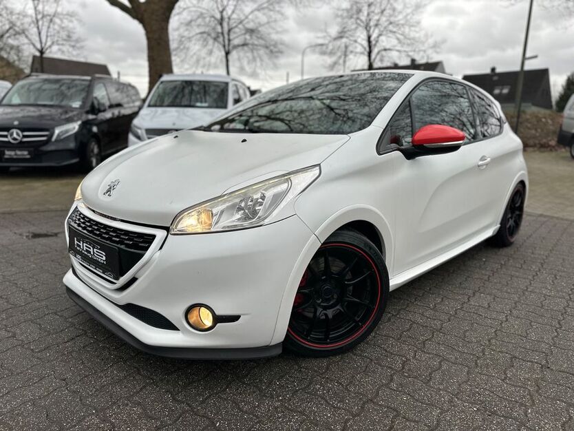 Peugeot 208 136.000 km 6.350 € Hamm 59067