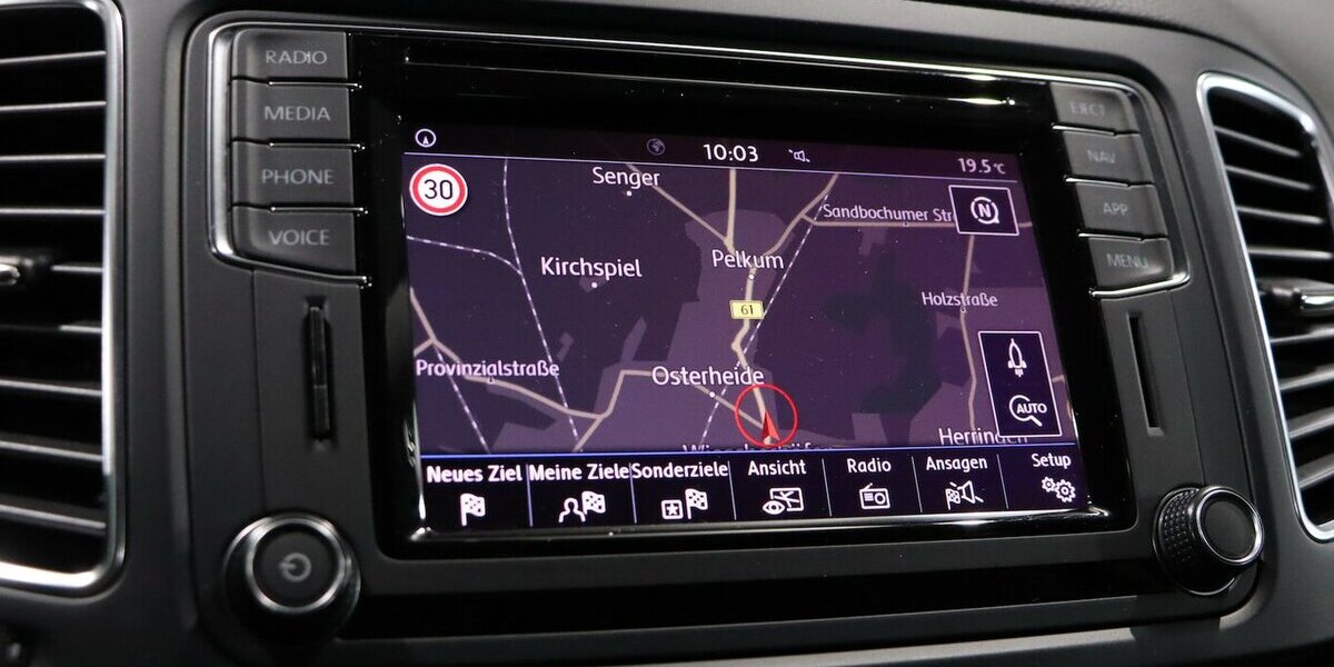 VW Sharan 1.4 TSI BUSINESS HIGHLINE / XENON / TOP 64.000 km 27.991 &euro; Hamm 59077