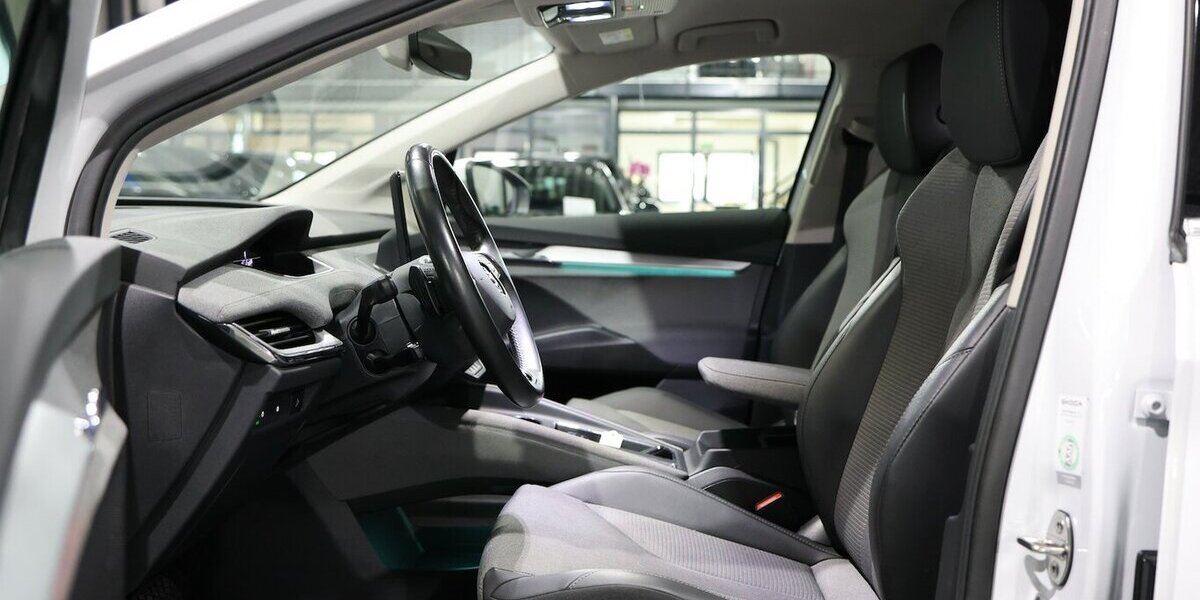 Skoda Enyaq IV 80 LOFT 93% / LEDER / LED / WÄRMEPUMPE 114.000 km 26.777 &euro; Hamm 59077
