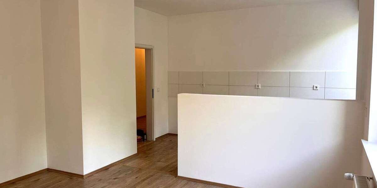 Schöne 2,5-Zimmer-Wohnung in frisch saniertem Mehrfamilienhaus in zentraler Lage in HammHerringen 2.5 zimmer