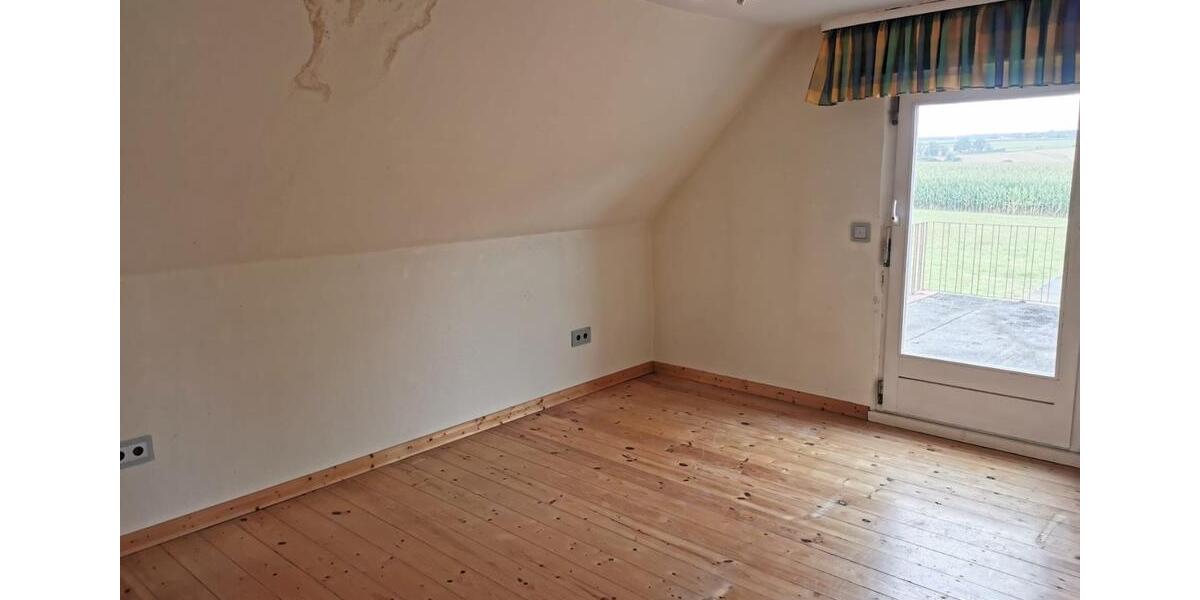 Resthofstelle mit großzügigen Nebengebäuden in Ortsrandlage 5 zimmer