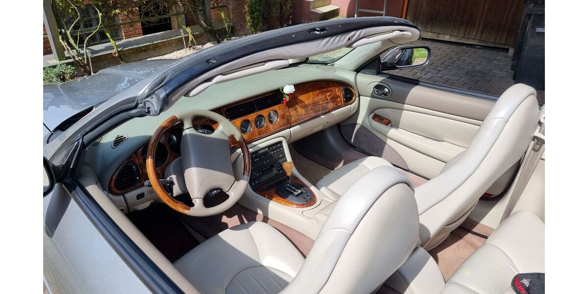 Jaguar XK8 166.000 km 16.950 &euro; Selm 59379