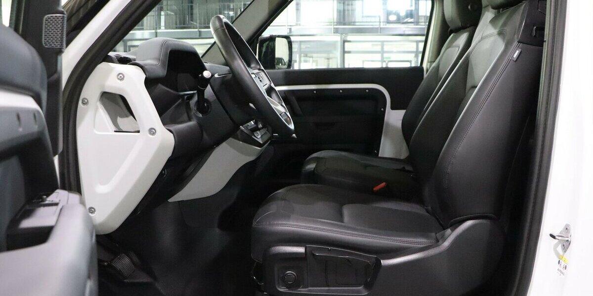 Land Rover Defender D200 90S / 6-SITZER / PANORAMA-SEITEN 69.000 km 54.777 &euro; Hamm 59077