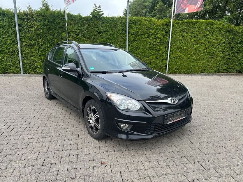 i30