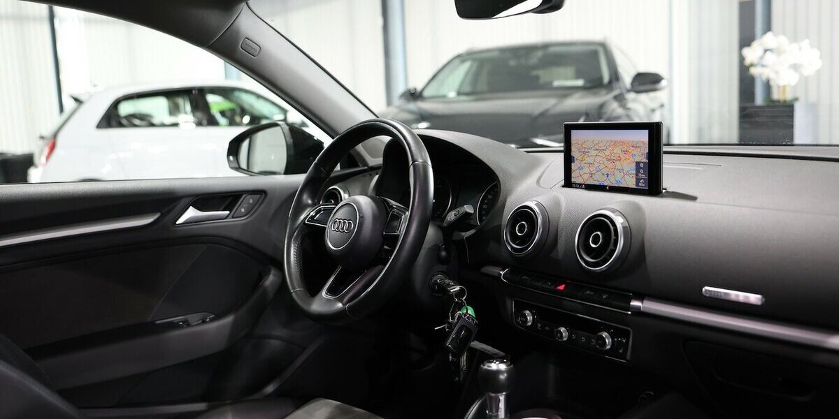Audi A3 2.0 TDI SPORT / LED,LEDER,NAVI,STANDHEIZUNG 115.000 km 14.993 &euro; Hamm 59077