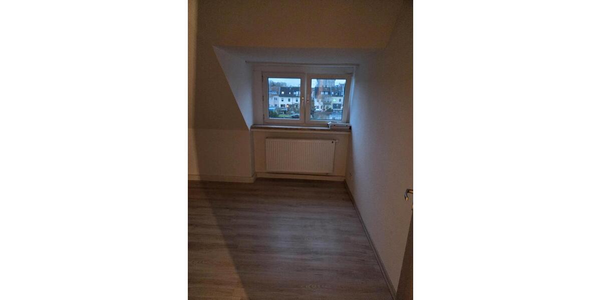 35 Zimmer 60qm Dachgeschoss Wohnung 3 zimmer