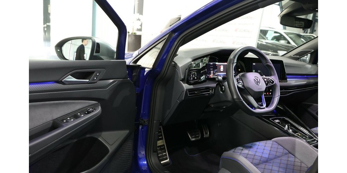 VW Golf VIII 2.0 TSI DSG 4M R-PERFROMANCE BLACK STY 40.000 km 35.777 &euro; Hamm 59077