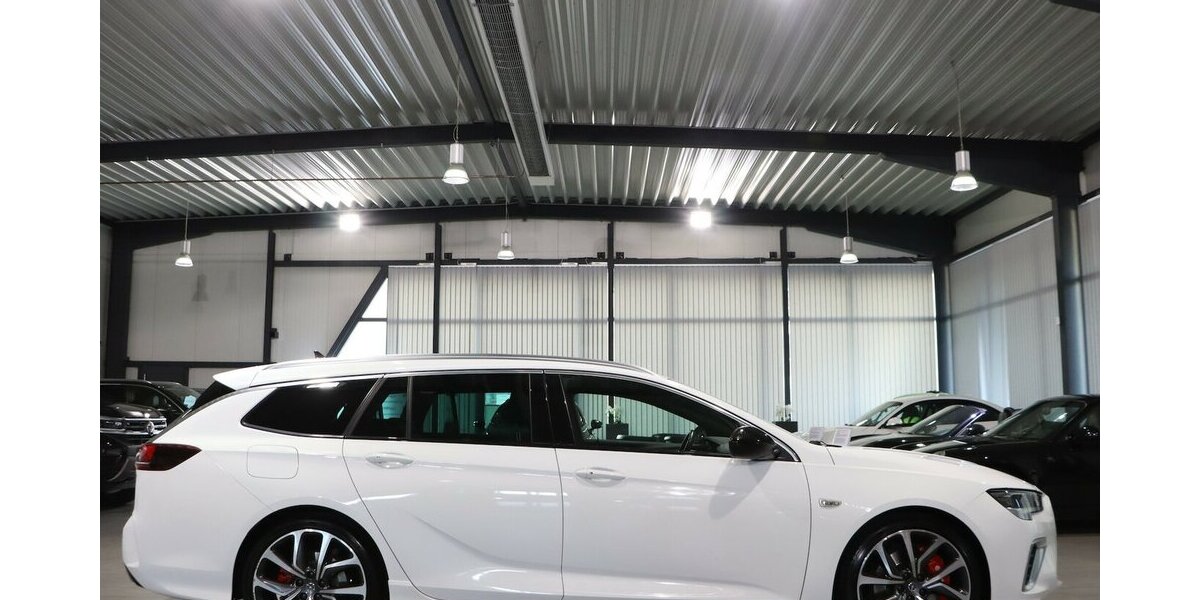 Opel Insignia 2.0 ST 4x4 OPC-LINE GSI WHITE / VC+HUD 140.000 km 18.888 &euro; Hamm 59077
